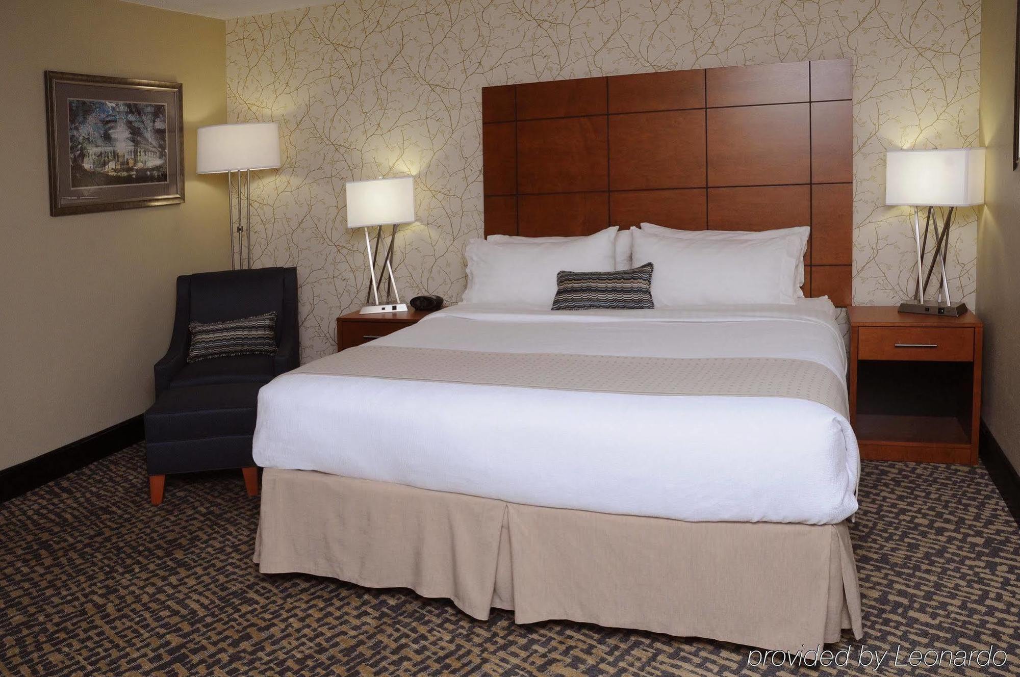 Holiday Inn Raleigh Downtown By Ihg Exterior photo